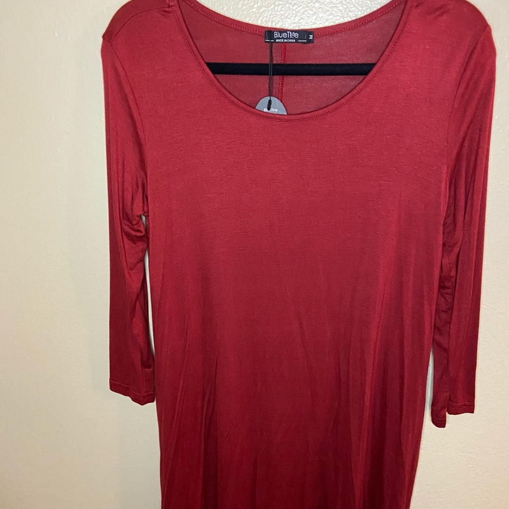 Red 3/4 sleeve dress